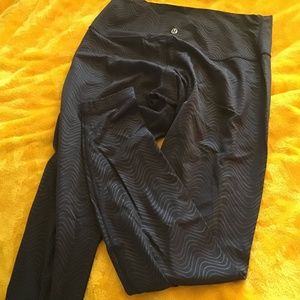 Lululemon, align, crop legging, embossed black, size 10